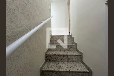 Escada de casa à venda com 4 quartos, 176m² em Jardim Felicidade (zona Oeste), São Paulo