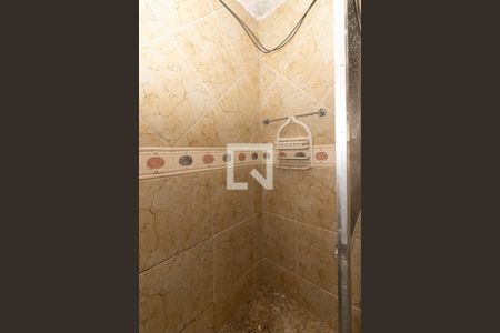 Banheiro de casa para alugar com 1 quarto, 60m² em Rocha Miranda, Rio de Janeiro