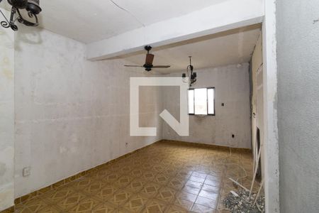 Quarto 1 de casa para alugar com 3 quartos, 60m² em Rocha Miranda, Rio de Janeiro