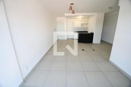 Quarto / SalaQuarto / Sala de kitnet/studio para alugar com 1 quarto, 43m² em Centro, Campinas