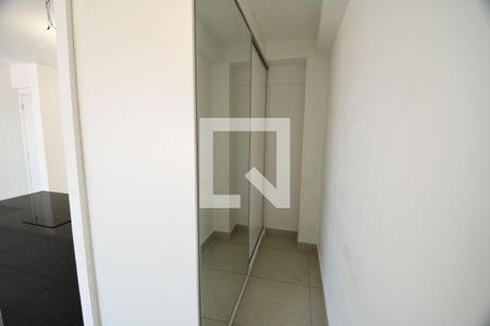 Quarto / Sala de kitnet/studio para alugar com 1 quarto, 43m² em Centro, Campinas