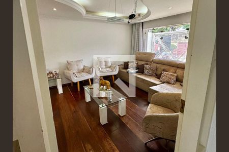 Casa à venda com 4 quartos, 302m² em Parque dos Passaros, São Bernardo do Campo