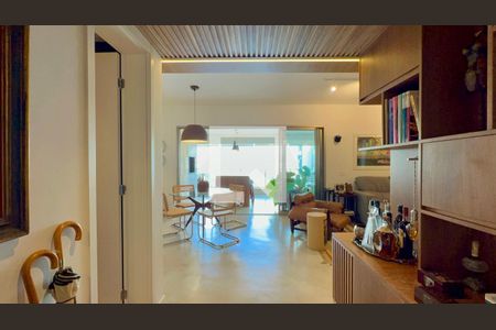 Hall de apartamento à venda com 3 quartos, 149m² em Vila Madalena, São Paulo