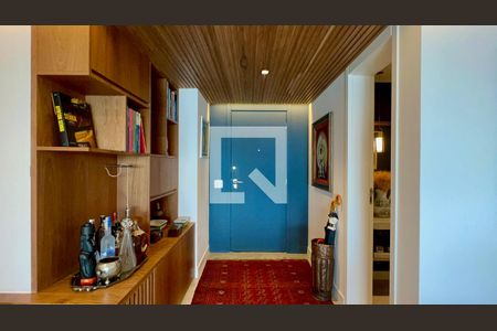 Hall de apartamento à venda com 3 quartos, 149m² em Vila Madalena, São Paulo