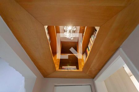 Corredor de apartamento à venda com 2 quartos, 55m² em Planalto, Belo Horizonte