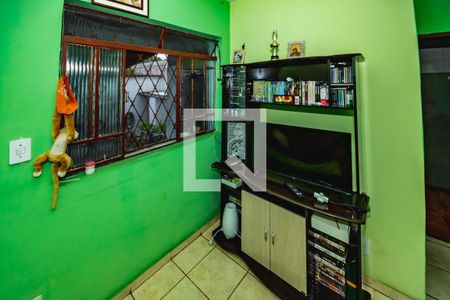 Casa à venda com 3 quartos, 120m² em Floramar, Belo Horizonte