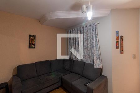 Sala de casa de condomínio à venda com 2 quartos, 66m² em Vila Carmosina, São Paulo