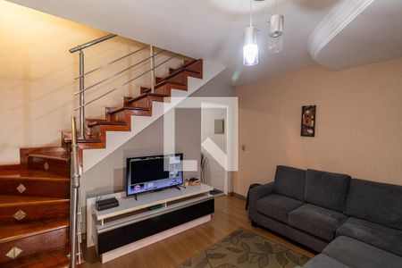 Sala de casa de condomínio à venda com 2 quartos, 66m² em Vila Carmosina, São Paulo