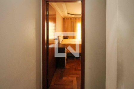 Corredor de casa para alugar com 3 quartos, 110m² em Vila Ivone, São Paulo