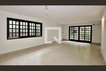 Casa à venda com 3 quartos, 215m² em Alto de Pinheiros, São Paulo