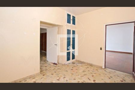 Casa à venda com 4 quartos, 318m² em Vila Madalena, São Paulo