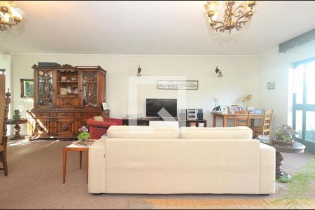 Casa à venda com 3 quartos, 250m² em Vila Madalena, São Paulo