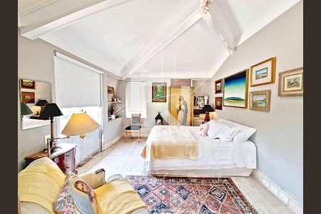 Casa à venda com 3 quartos, 574m² em Bela Aliança, São Paulo