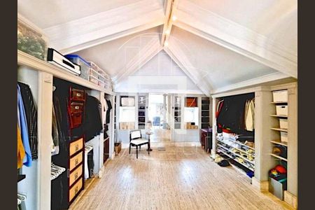 Casa à venda com 3 quartos, 574m² em Bela Aliança, São Paulo