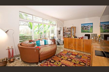 Casa à venda com 4 quartos, 383m² em Vila Madalena, São Paulo