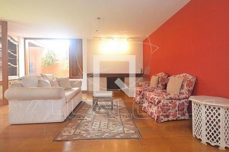 Casa à venda com 3 quartos, 350m² em Alto de Pinheiros, São Paulo