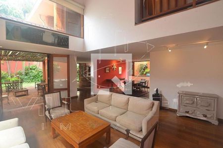 Casa à venda com 3 quartos, 350m² em Alto de Pinheiros, São Paulo