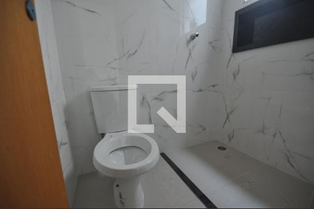 Banheiro de apartamento para alugar com 1 quarto, 34m² em Vila Mazzei, São Paulo