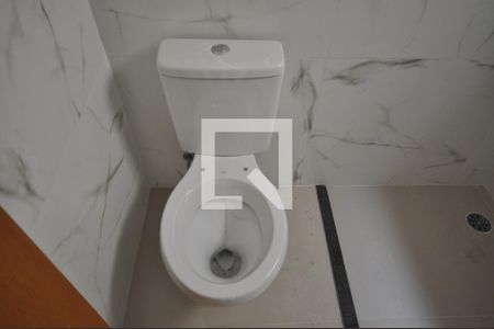 Banheiro Social de apartamento para alugar com 1 quarto, 34m² em Vila Mazzei, São Paulo