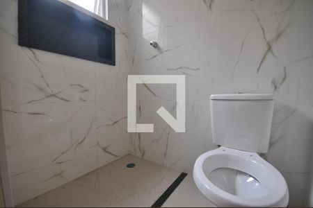 Banheiro Social de apartamento para alugar com 1 quarto, 34m² em Vila Mazzei, São Paulo