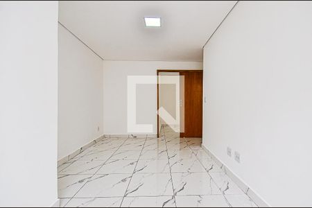 Sala Ambientes de casa para alugar com 2 quartos, 70m² em Boa Vista, Belo Horizonte
