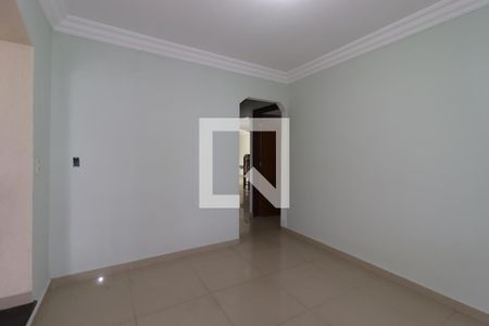 Sala de casa para alugar com 3 quartos, 235m² em Jardim Santo André, Santo André