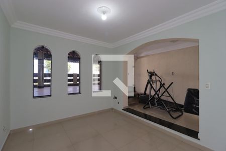 Sala de casa para alugar com 3 quartos, 235m² em Jardim Santo André, Santo André