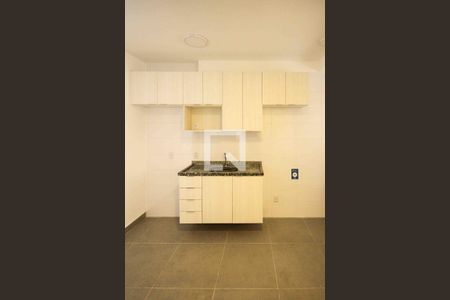 Cozinha de apartamento para alugar com 1 quarto, 30m² em Vila Paulo Silas, São Paulo