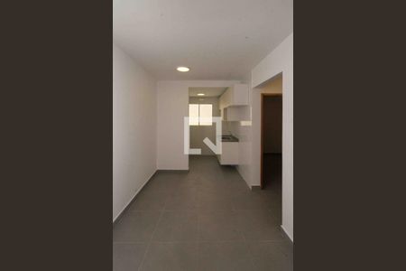 Sala de apartamento para alugar com 2 quartos, 41m² em Vila Paulo Silas, São Paulo