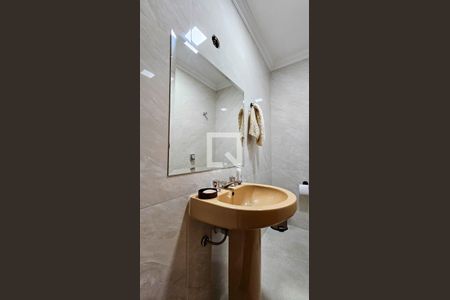 Banheiro 1 de casa à venda com 5 quartos, 252m² em Cupecê, São Paulo