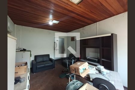 Casa para alugar com 4 quartos, 271m² em Chácara Inglesa, São Paulo