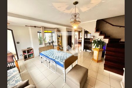 Sala de casa à venda com 3 quartos, 225m² em Vila Prado, São Paulo