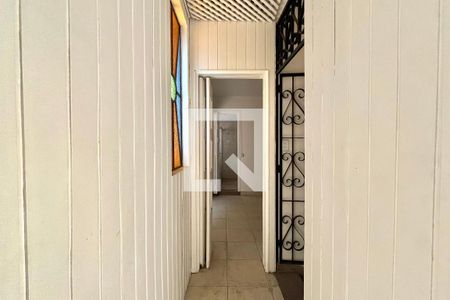 Corredor de casa para alugar com 3 quartos, 136m² em Vila da Saúde, São Paulo