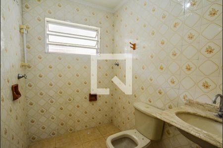 Banheiro de casa à venda com 1 quarto, 109m² em Vila Eldizia, Santo André