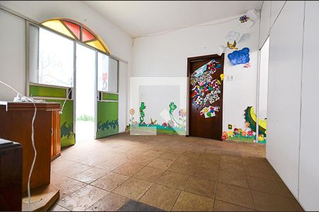 Sala 2 de casa para alugar com 5 quartos, 270m² em São Pedro, Belo Horizonte