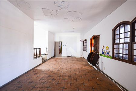 Sala 1 de casa para alugar com 5 quartos, 270m² em São Pedro, Belo Horizonte