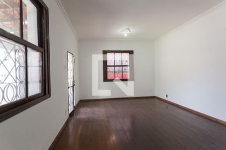 sala de casa para alugar com 3 quartos, 363m² em Floresta, Belo Horizonte
