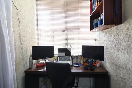 Sala de apartamento à venda com 2 quartos, 60m² em Jardim Alzira Franco, Santo André