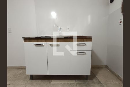 Sala/Cozinha de kitnet/studio para alugar com 1 quarto, 37m² em Parque Imperial, São Paulo