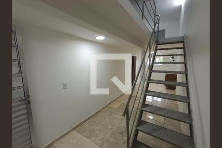 Sala/Cozinha de kitnet/studio para alugar com 1 quarto, 41m² em Parque Imperial, São Paulo