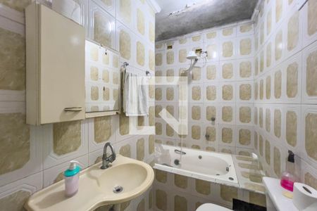 Banheiro do quarto 1 de casa à venda com 3 quartos, 300m² em Jardim da Gloria, São Paulo