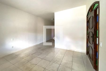 Sala de casa para alugar com 3 quartos, 364m² em Padre Eustáquio, Belo Horizonte