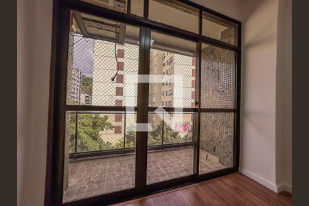 Apartamento para alugar com 3 quartos, 100m² em Laranjeiras, Rio de Janeiro