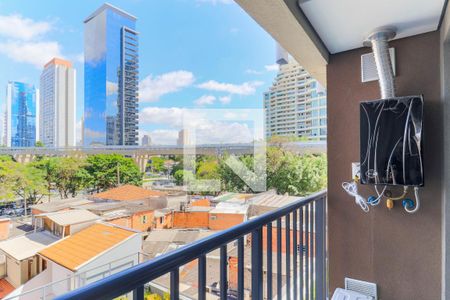 Varanda de kitnet/studio para alugar com 1 quarto, 24m² em Vila Cordeiro, São Paulo