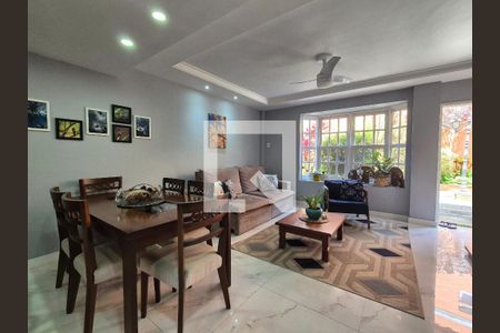 Sala  de casa de condomínio à venda com 4 quartos, 174m² em Recreio dos Bandeirantes, Rio de Janeiro