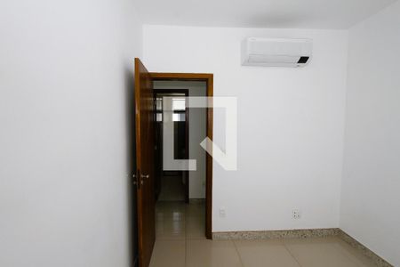 Apartamento à venda com 3 quartos, 140m² em Camargos, Belo Horizonte