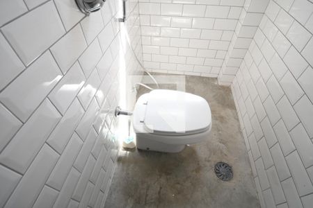 Banheiro de apartamento à venda com 1 quarto, 32m² em Cambuí, Campinas