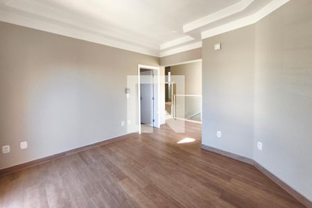 Sala de TV de casa de condomínio para alugar com 4 quartos, 600m² em Jardim Nova Europa, Campinas