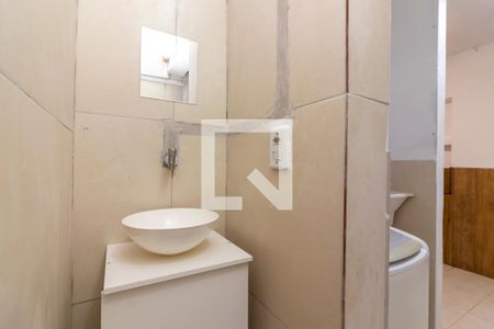 Banheiro de kitnet/studio para alugar com 1 quarto, 15m² em Santana, São Paulo