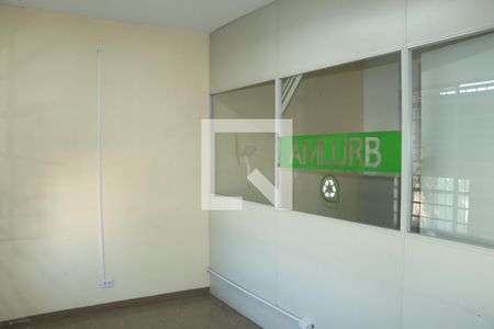 Casa para alugar com 3 quartos, 277m² em Jardim Arabutan, Embu das Artes